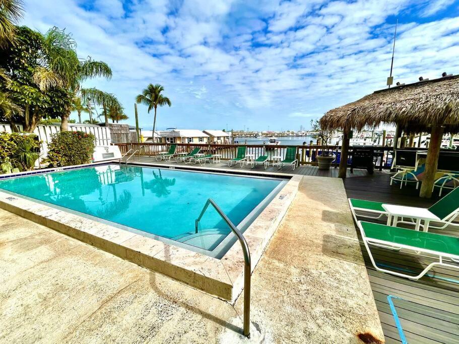 St Kitts - Downtown Waterfront Penthouse Pool Dock Parking Villa Key West Eksteriør billede