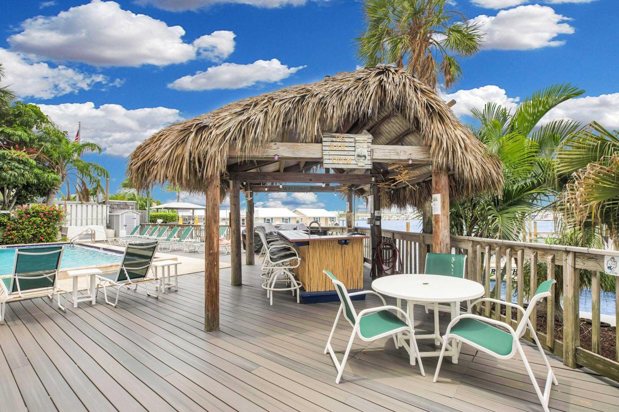 St Kitts - Downtown Waterfront Penthouse Pool Dock Parking Villa Key West Eksteriør billede
